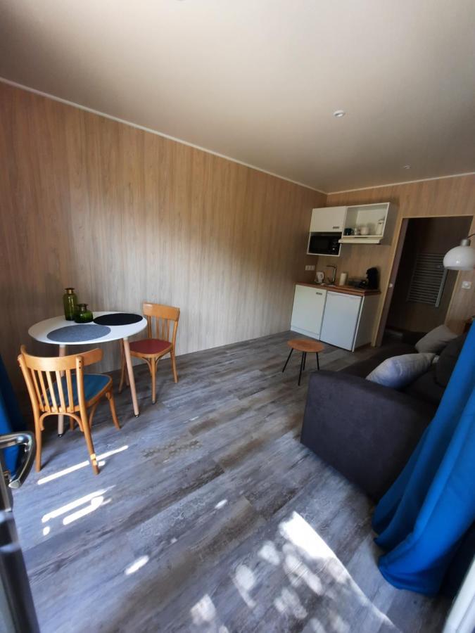 Le Lodge Des Chenes Brousses-et-Villaret Zewnętrze zdjęcie